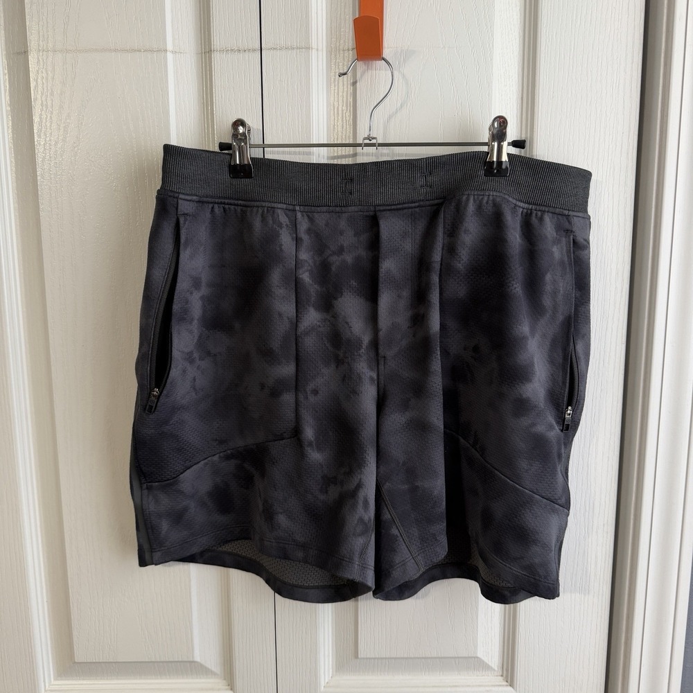 Lululemon Black Gray Textured Tech Zipper Pocket Shorts Men's Size XL Active